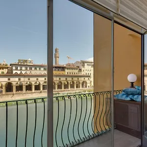 - Ponte Vecchio Balcony Apartment
