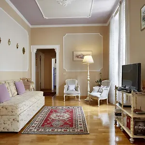 Montanelli Apartment
